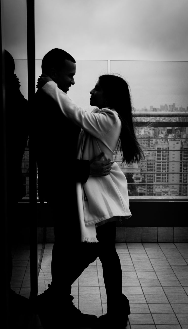 Couple enlacé
