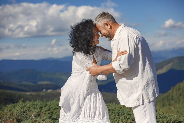 Couple enlacé