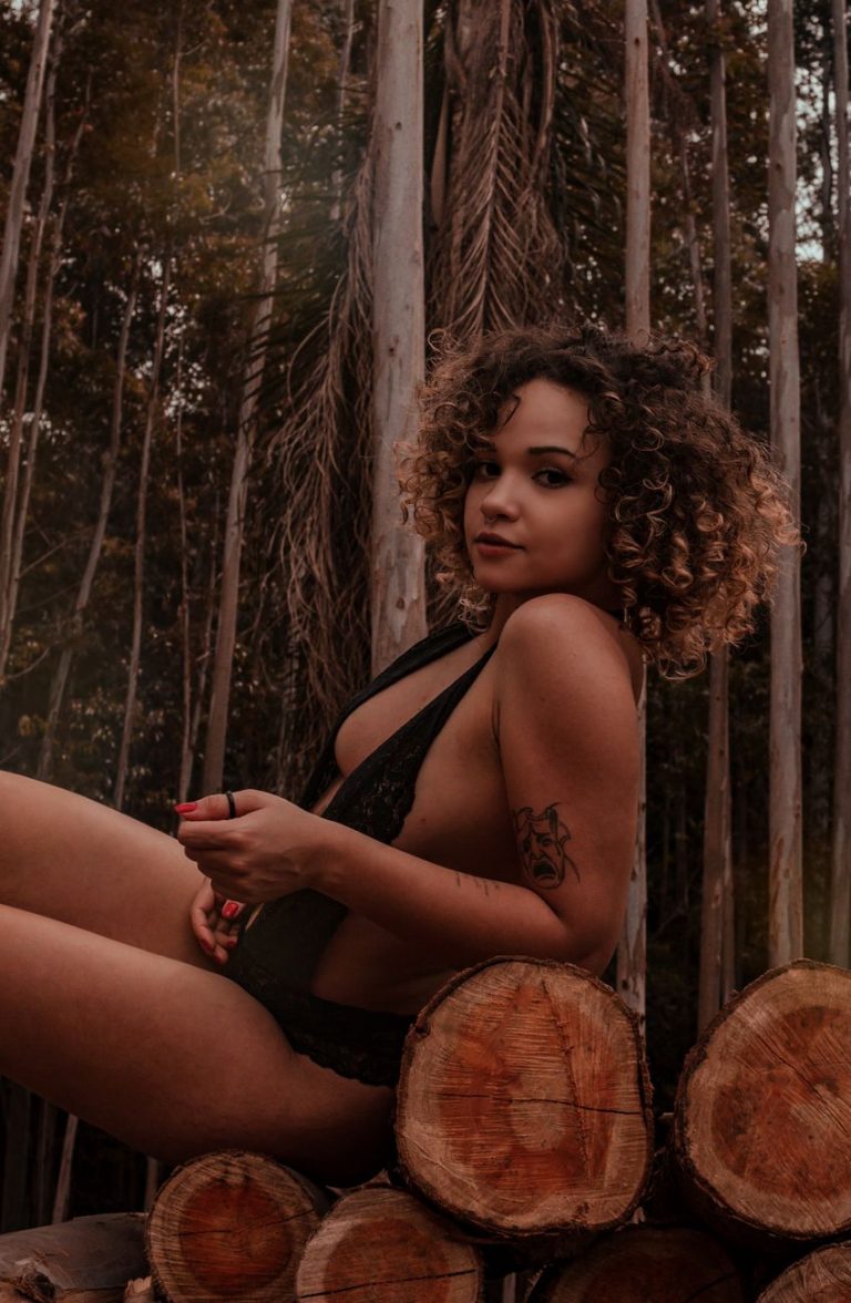 Femme en lingerie